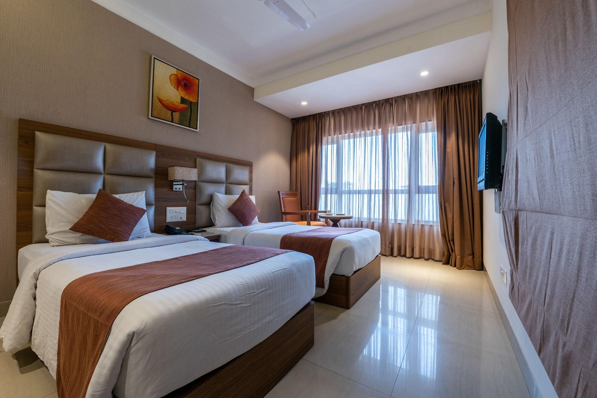 Treebo Trend Surya Nashik Hotel Exterior foto