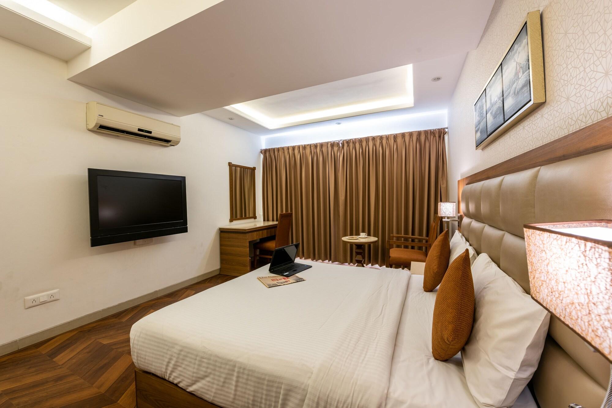 Treebo Trend Surya Nashik Hotel Exterior foto