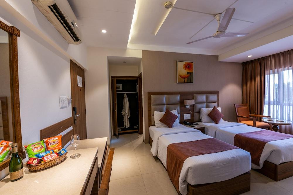 Treebo Trend Surya Nashik Hotel Exterior foto