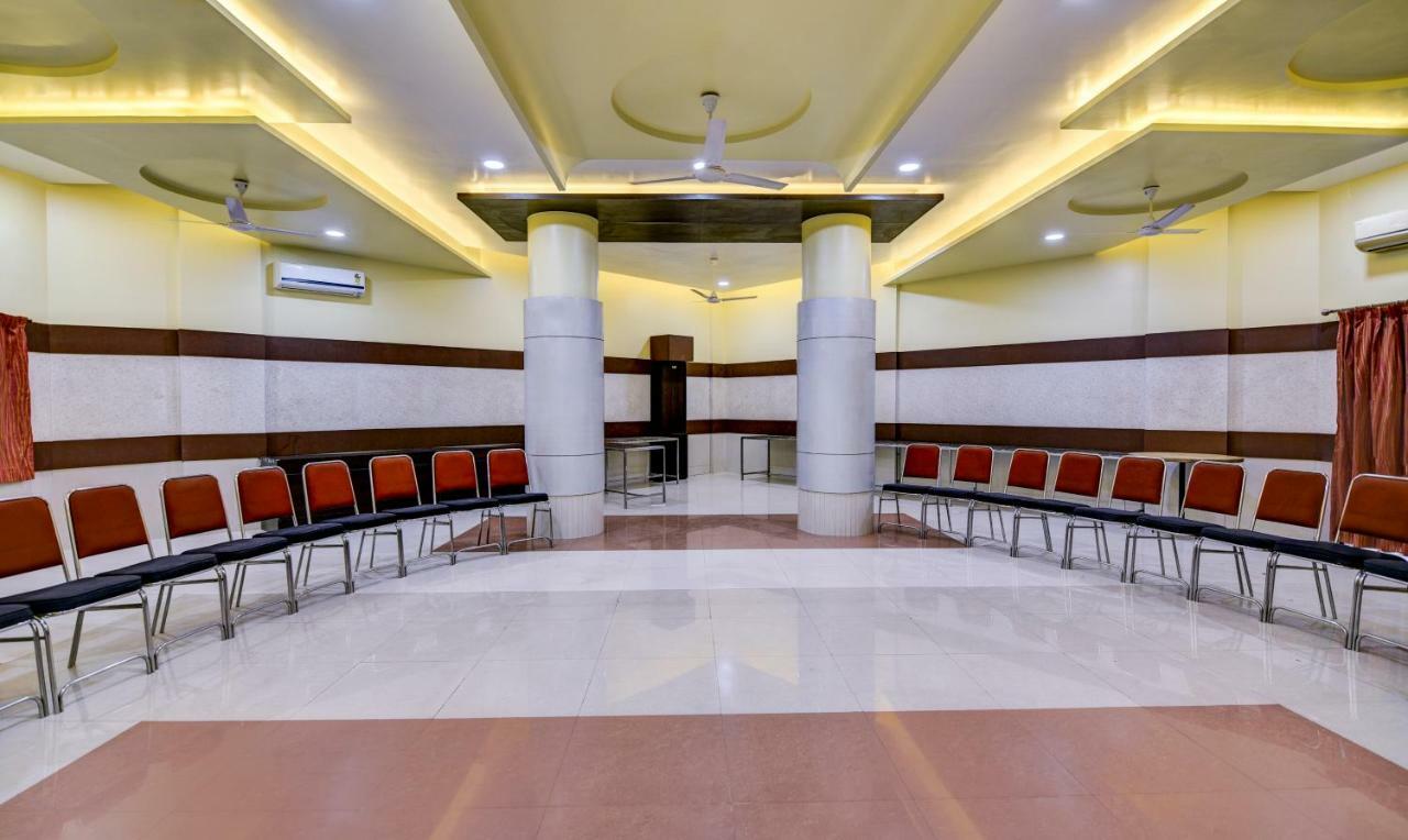 Treebo Trend Surya Nashik Hotel Exterior foto